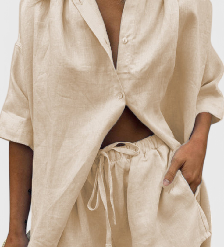 Ensemble Anika en Deux Pièces avec Chemise Boutonnée et Shorts à Cordon