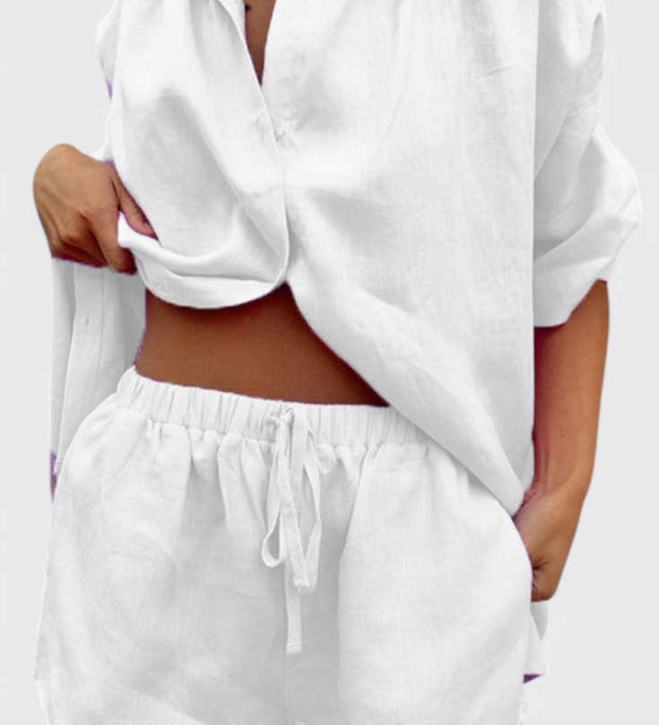 Ensemble Anika en Deux Pièces avec Chemise Boutonnée et Shorts à Cordon
