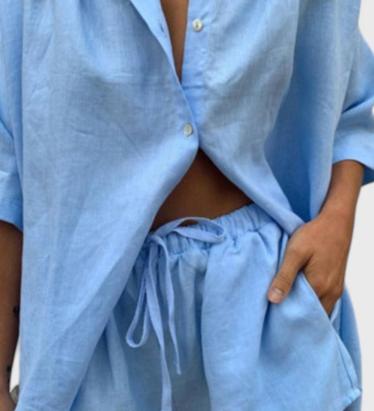 Ensemble Anika en Deux Pièces avec Chemise Boutonnée et Shorts à Cordon