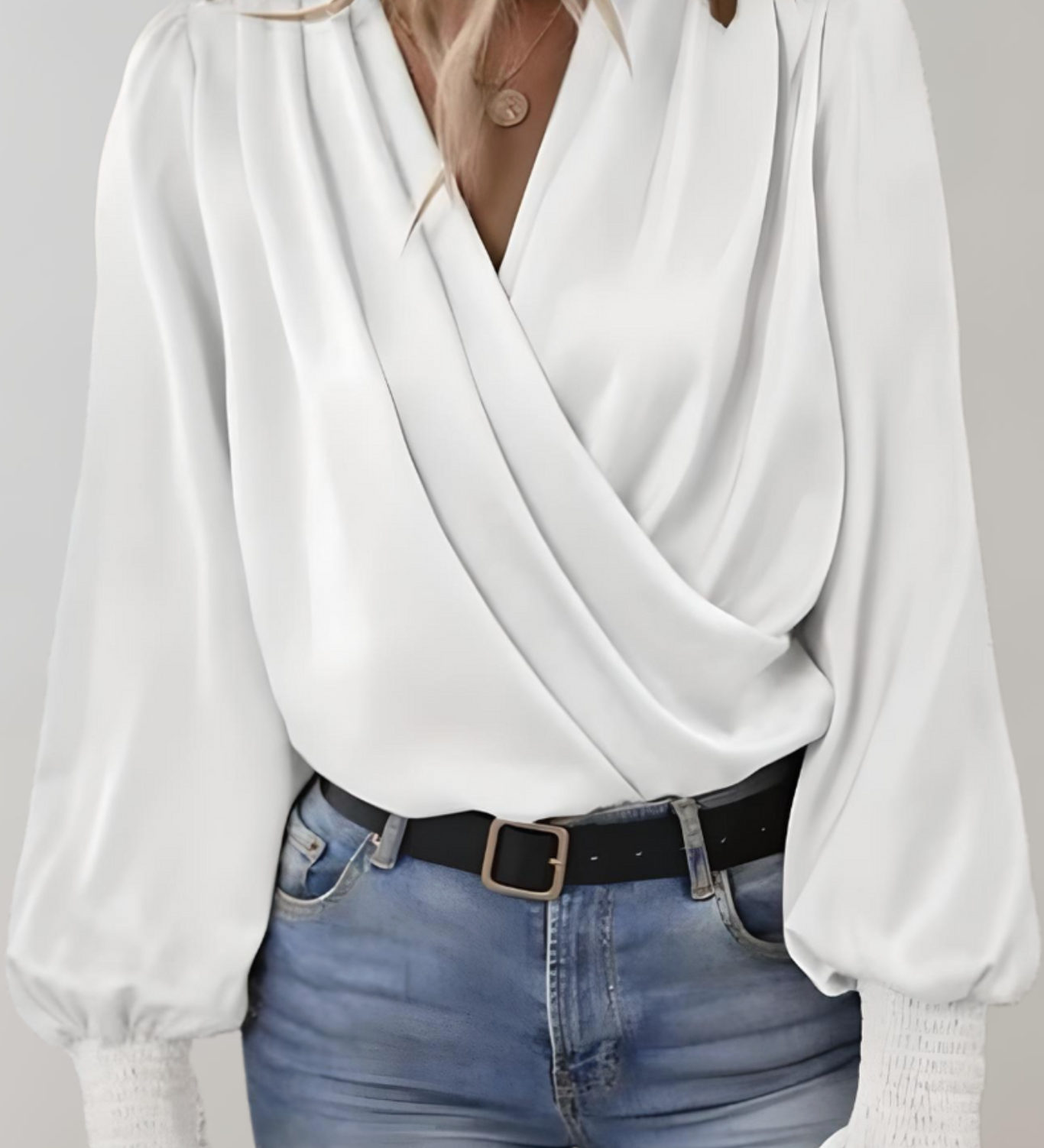Blouse Élégante à Manches Longues en V Quinn